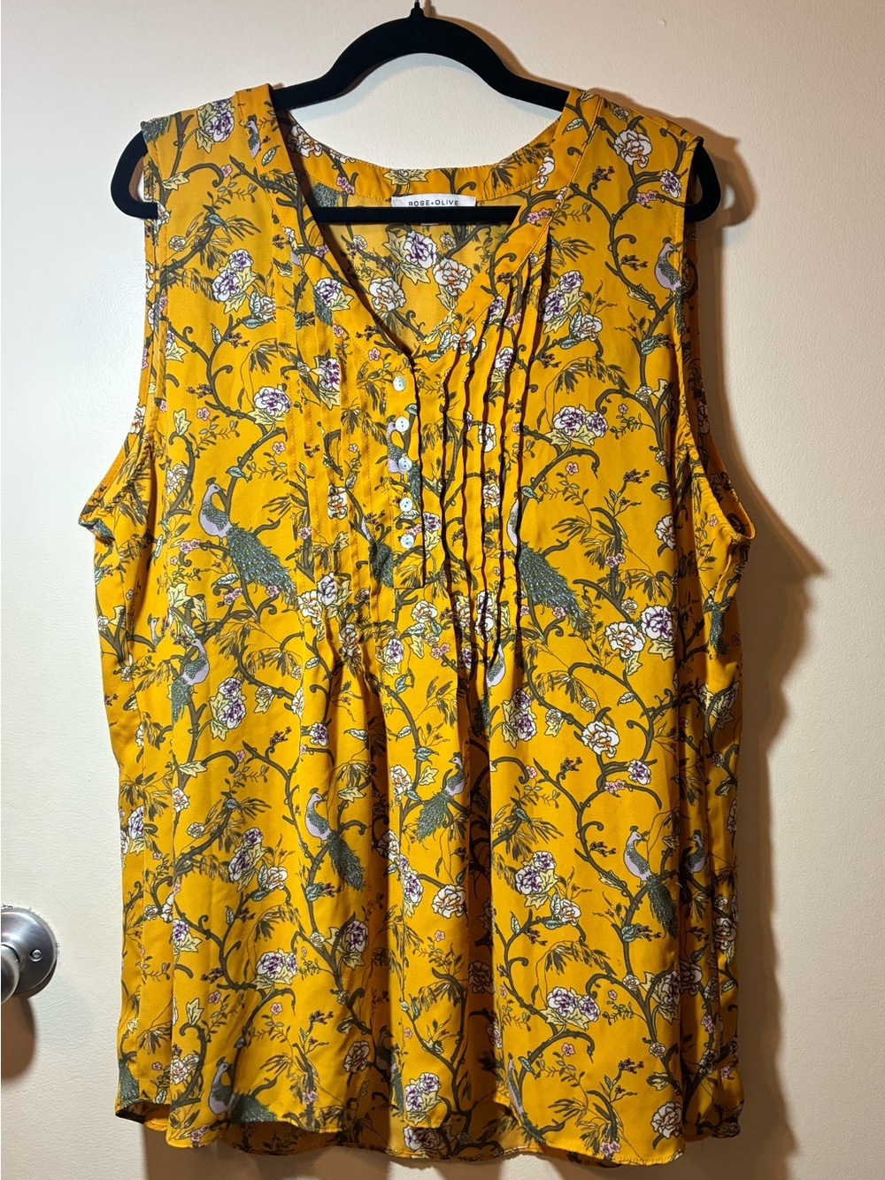 Rose & Olive Sleeveless Pleated Floral Peacock Tank Top Mustard V-Neck 2X